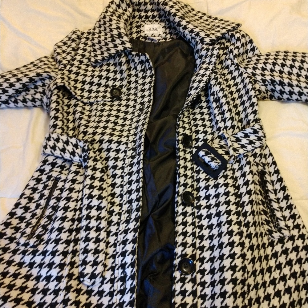 Coat - Picture 2 of 3
